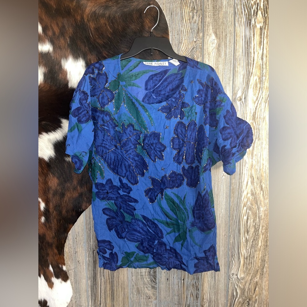 Jane Ashley size small blue and green beaded tropical floral print short sleeve